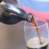 Å lage en cola flyter