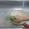 Rengjøring av en panne med non-stick belegg