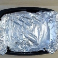 Forbereder spareribs i ovnen