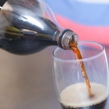 Å lage en cola flyter
