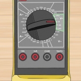 Bruke et digitalt multimeter