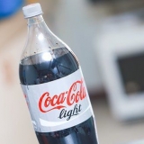 Lage en rakett med diet cola og mentos