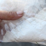 Lage en røykbombe med husholdningsmateriell