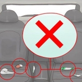Rengjør interiøret i bilen din med sjampo