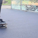 Lære å spinne på skateboard