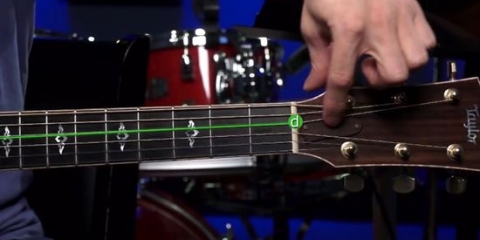 Stemmer en akustisk gitar