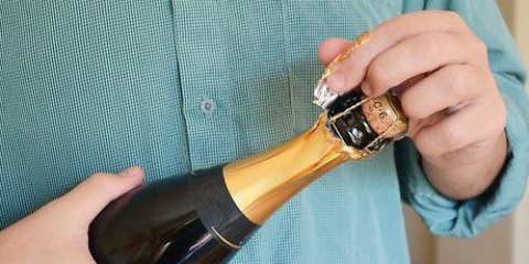 Åpne en champagneflaske