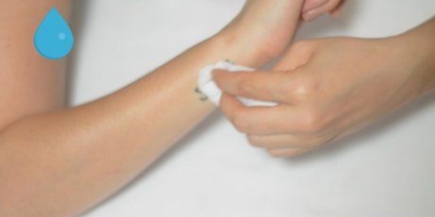 Skjul en tatovering med sminke