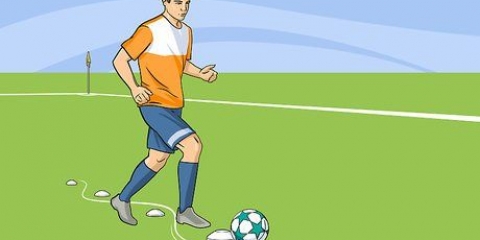 Spille fotball